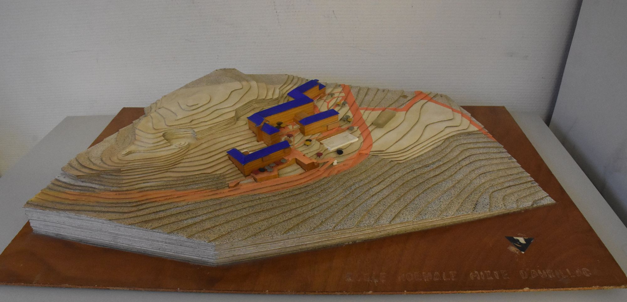 La nouvelle école normale mixte d’Aurillac : une curieuse maquette (vers 1953)