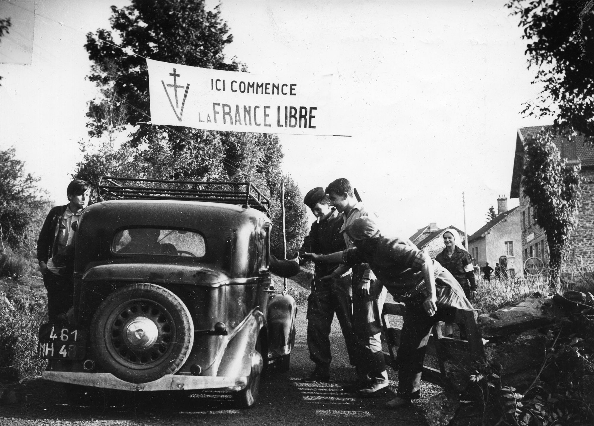 Entre Collaboration et Résistance